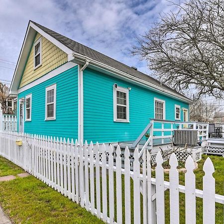 Galveston 'Blue Bungalow' - Walk To Beach! 외부 사진
